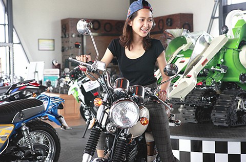 重庆工商大学留学生参观五月天伊人久久久久工业园