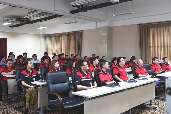 摩托车公司2015年度安全（环保）生产月表彰总结会召开